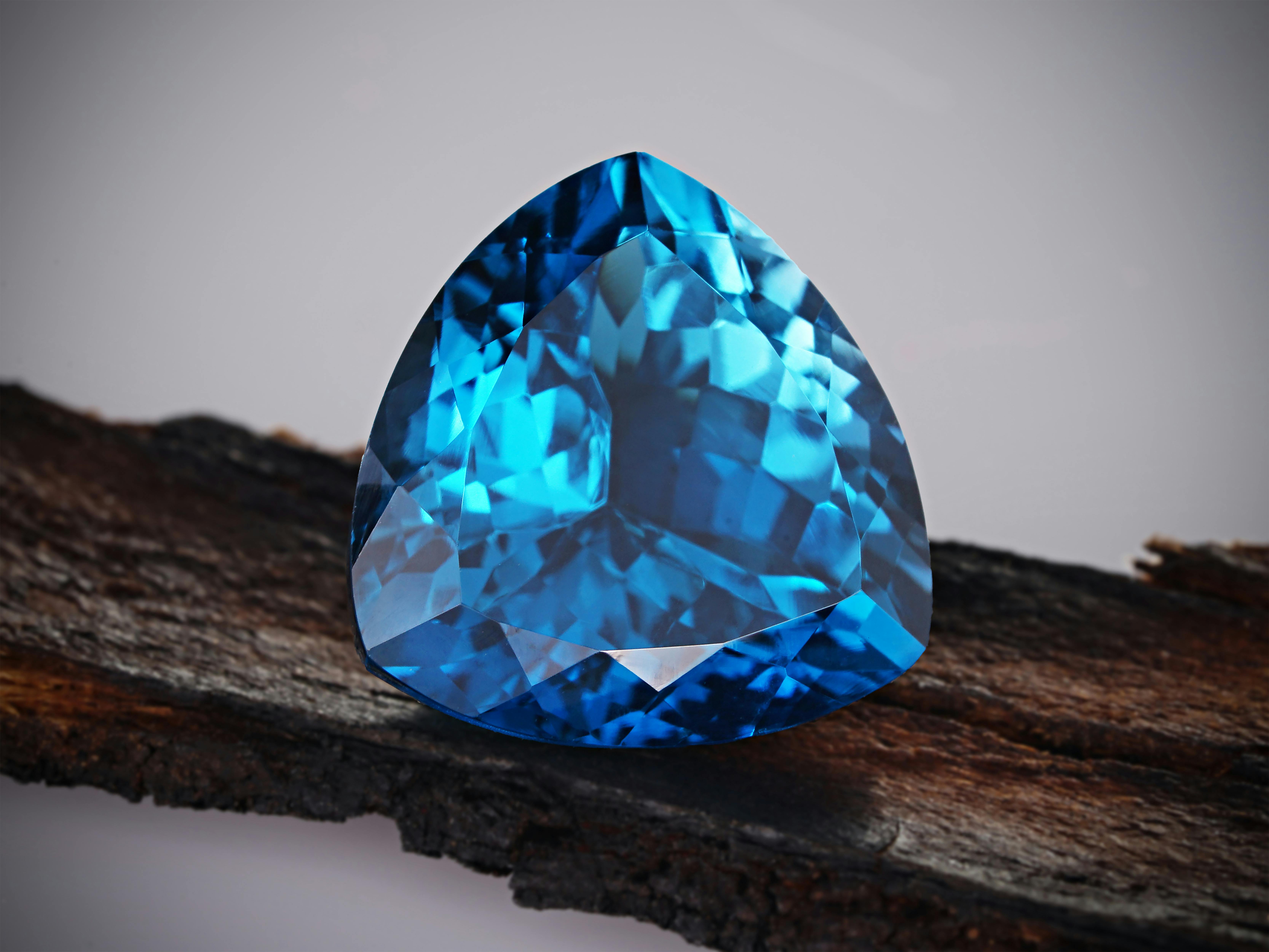 鑑定について – 日本国際宝石研究所